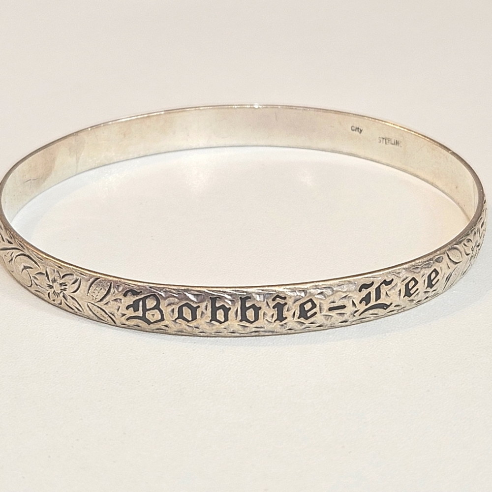 Bobbie Lee Engraved Hawaiian Sterling Silver Ku'uipo Bangle Bracelet 27.5 Grams